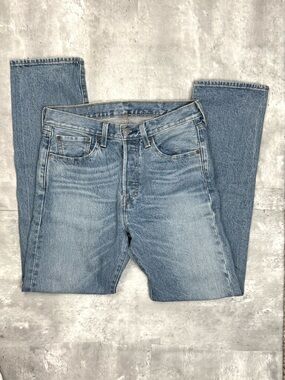 Levi’s 501 Original Fit Jeans – Light Wash Straight Leg Button Fly 29x30